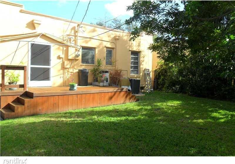 305 NE 2nd Ave - Photo 2 of 2