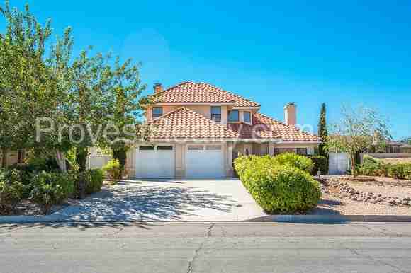18585 Kalin Ranch Dr - Photo 2 of 37