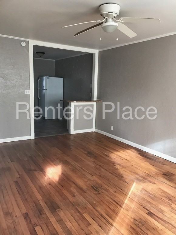 955 E 37th Pl - Photo 2 of 7