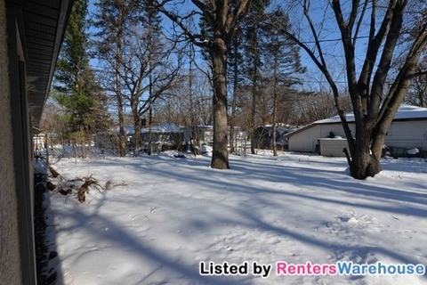 867 Pine St - Photo 3 of 13