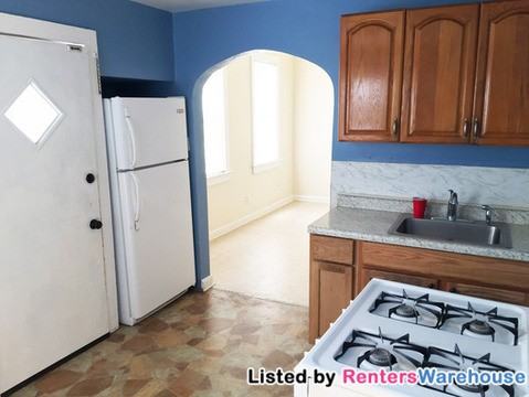 1663 S Cesar E Chavez Dr - Photo 2 of 10