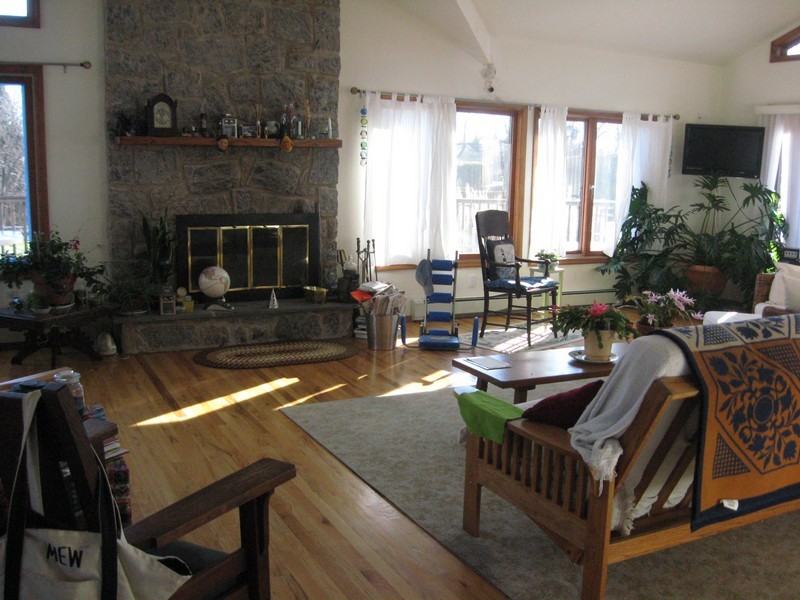 109 S Ferry Rd - Photo 2 of 11