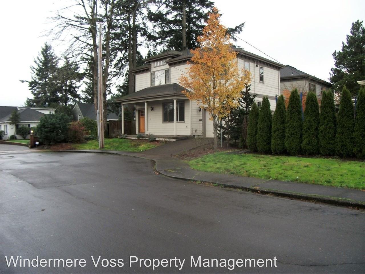 2733 NE 77th Pl - Photo 2 of 13