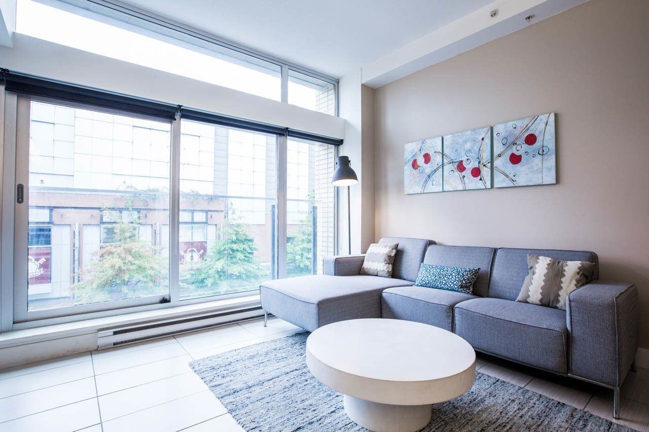 W Pender St & Abbott St #409