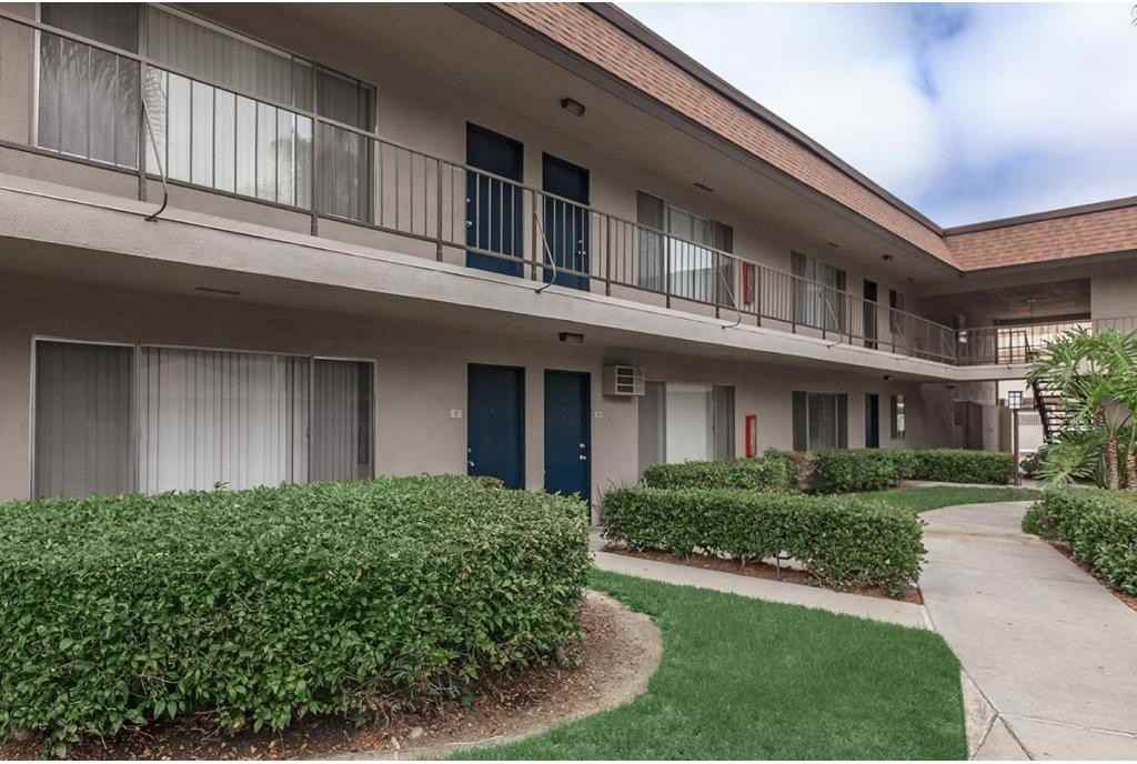 Huntington Highlander Apartment Homes - Photo 2 of 20