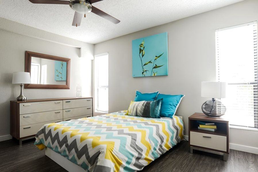 Mesh II - Photo 4 of 5