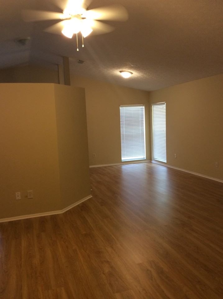 1638 Osprey Ln - Photo 3 of 11