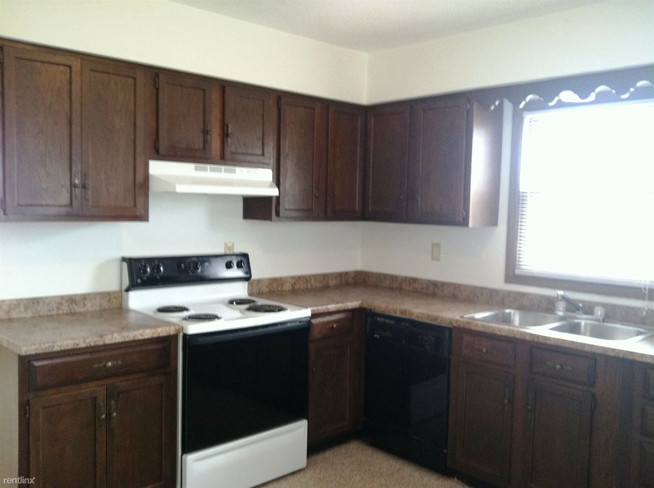 1180 Thiher Dr - Photo 3 of 7