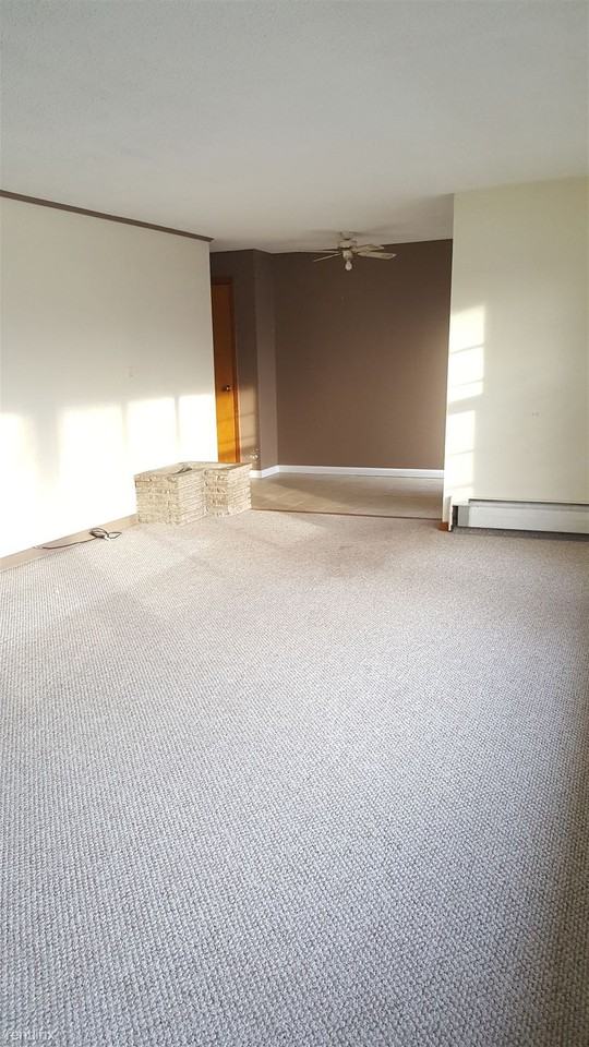 2 John Pl - Photo 3 of 10