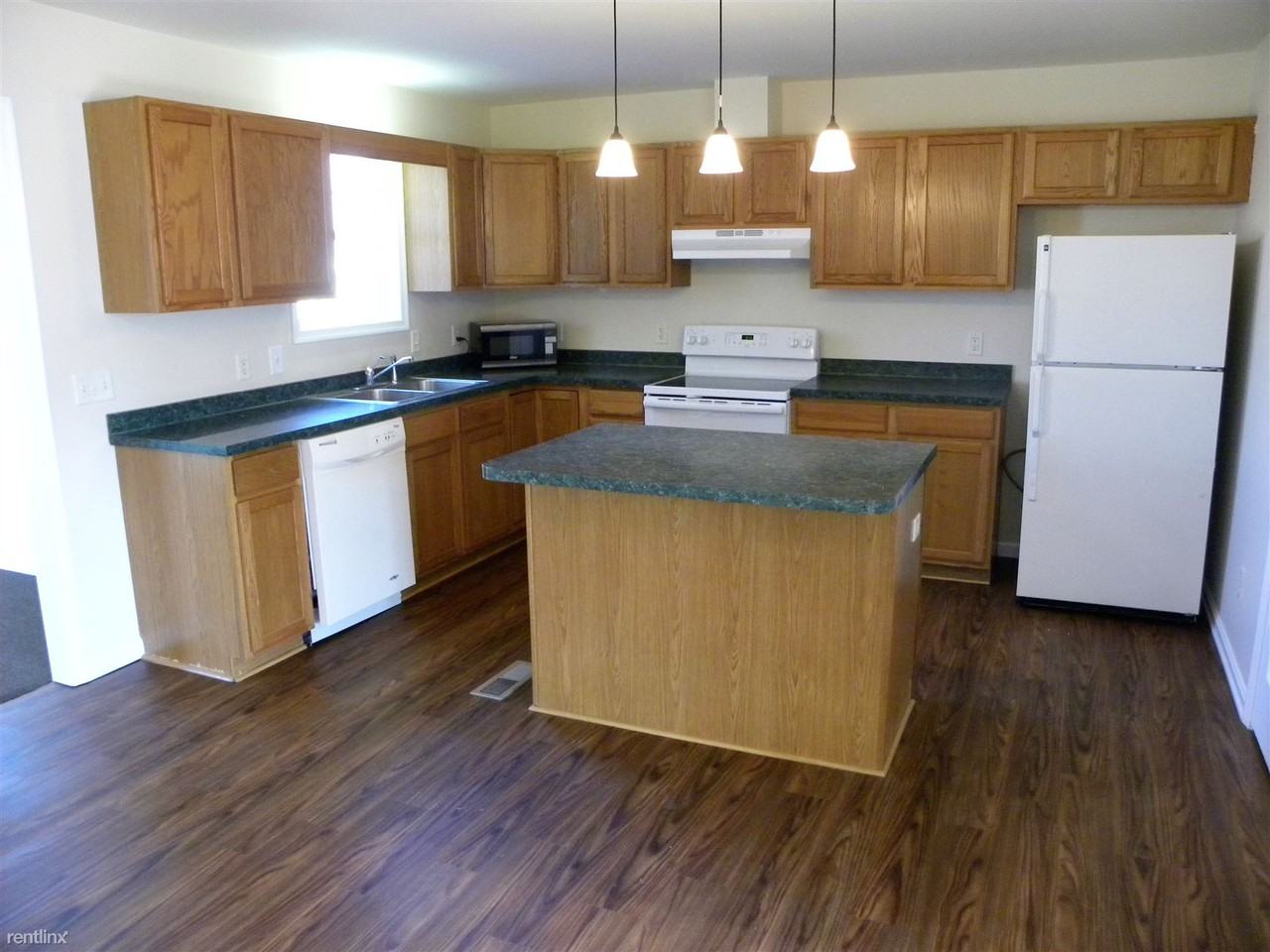 521 N Main St - Photo 2 of 18