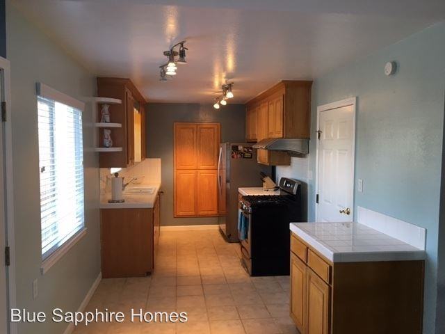 1663 Vía Amigos - Photo 2 of 10