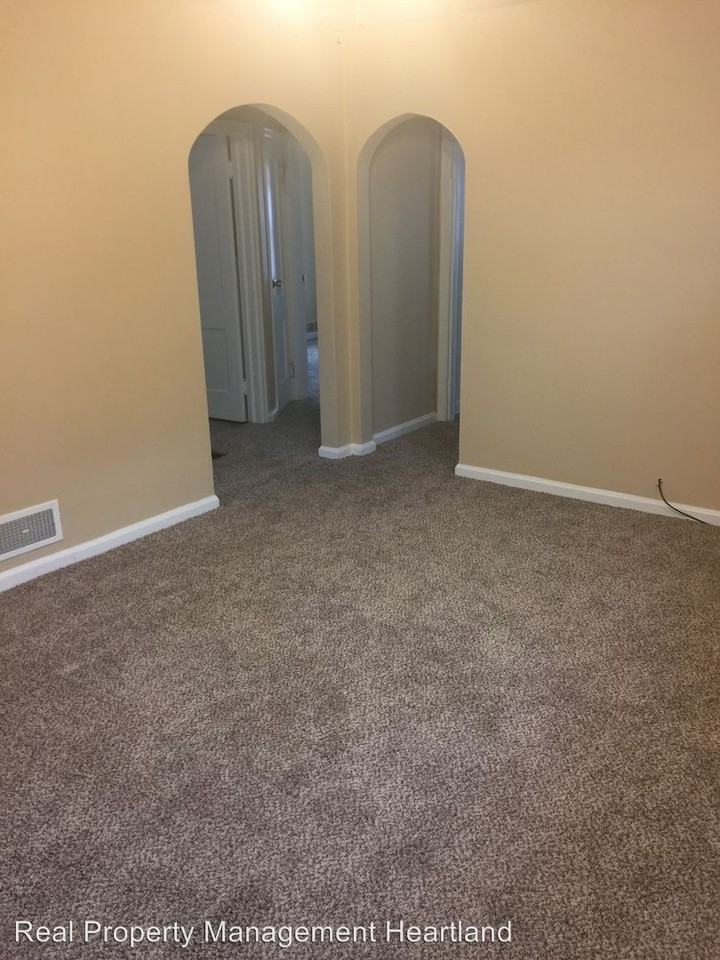 1521 S 28th St - Photo 2 of 15