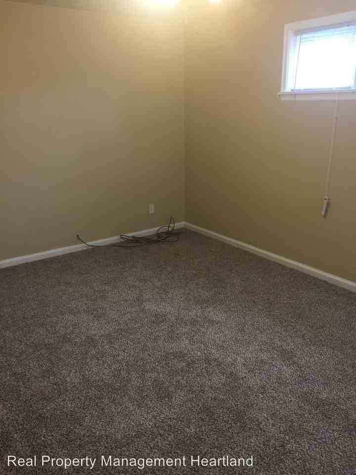 1521 S 28th St - Photo 3 of 15