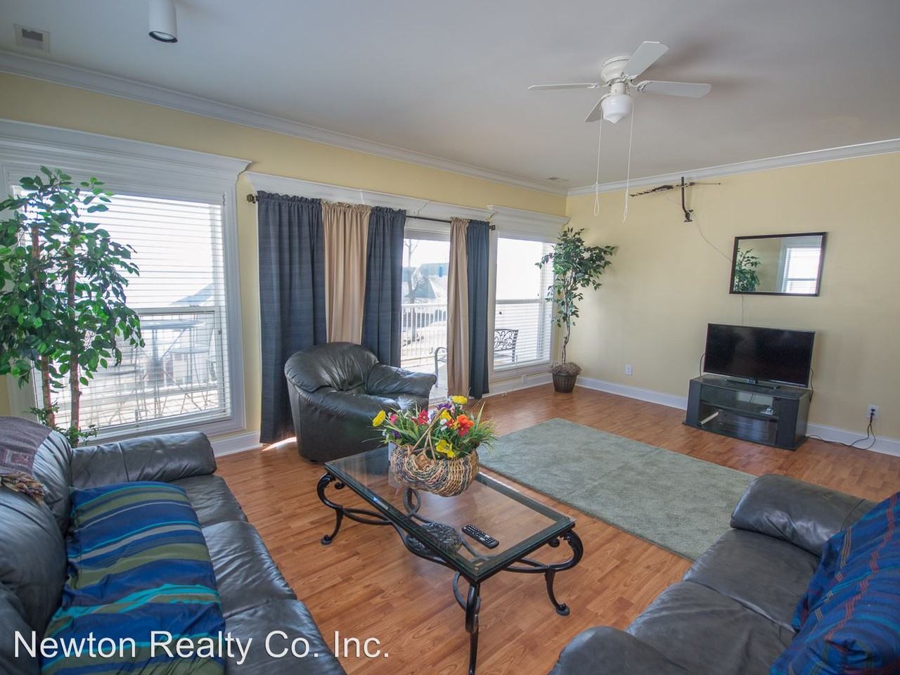 3001 Bay Village Dr - Photo 2 of 25