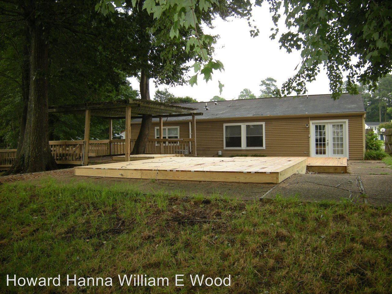 201 Rockingham Dr - Photo 2 of 13