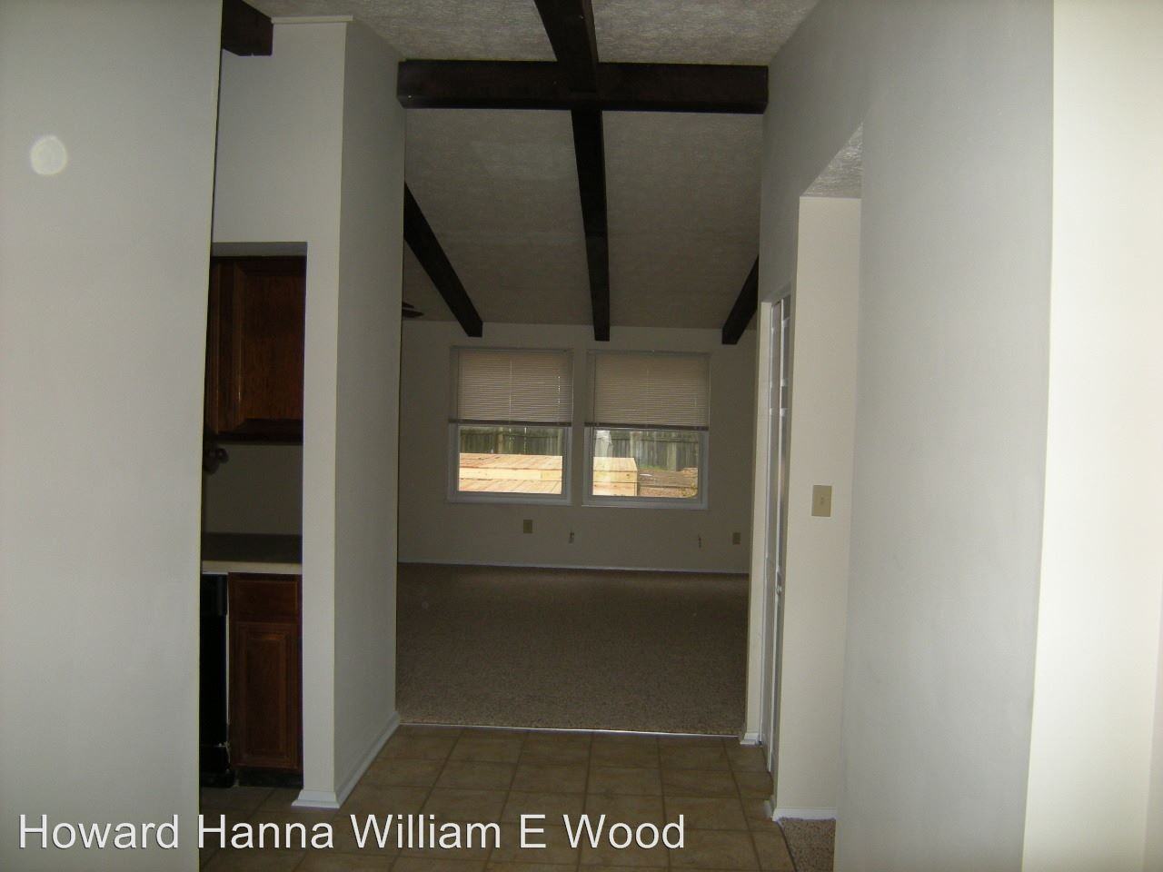 201 Rockingham Dr - Photo 3 of 13