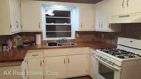 1 Finch Ln - Photo 2 of 5