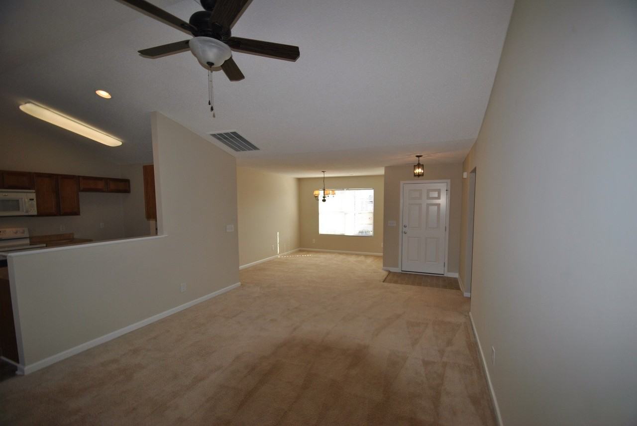 1517 Daisy Park Dr - Photo 3 of 5