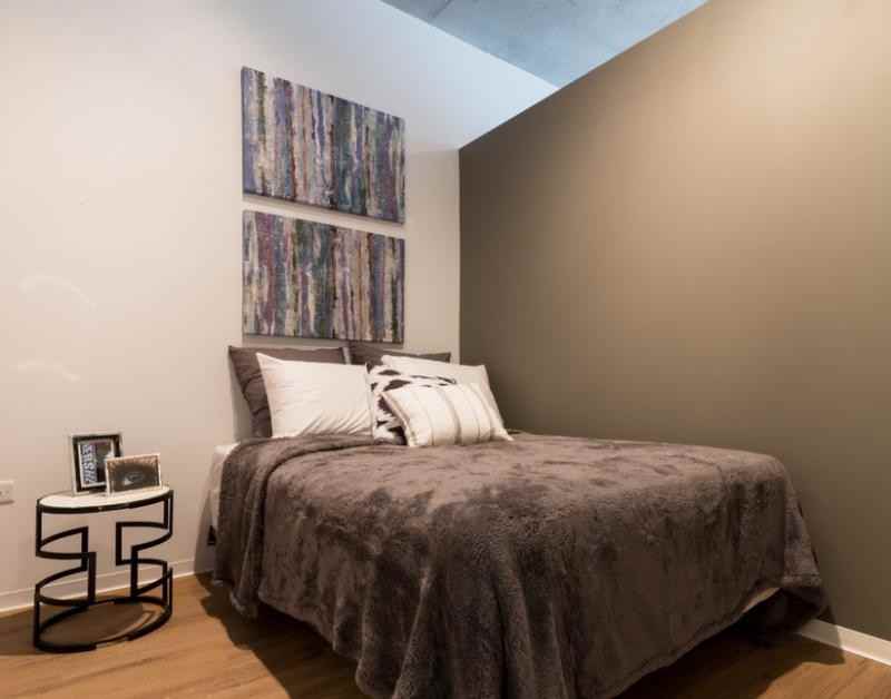 1600-1612 W Division St