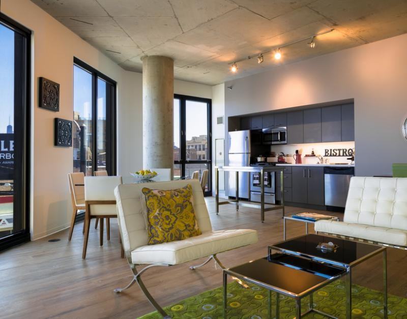 1600-1612 W Division St