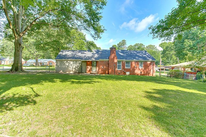 2992 Bannockburn Rd - Photo 2 of 24