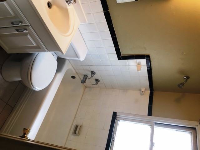 7701 Mallard Dr - Photo 2 of 9