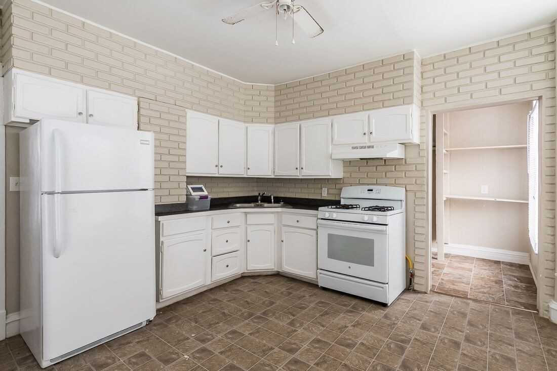 2562 8 1/2 Ave - Photo 3 of 10