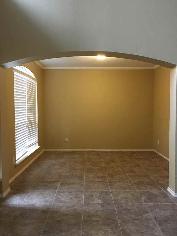 749 Mulberry Ln - Photo 3 of 36