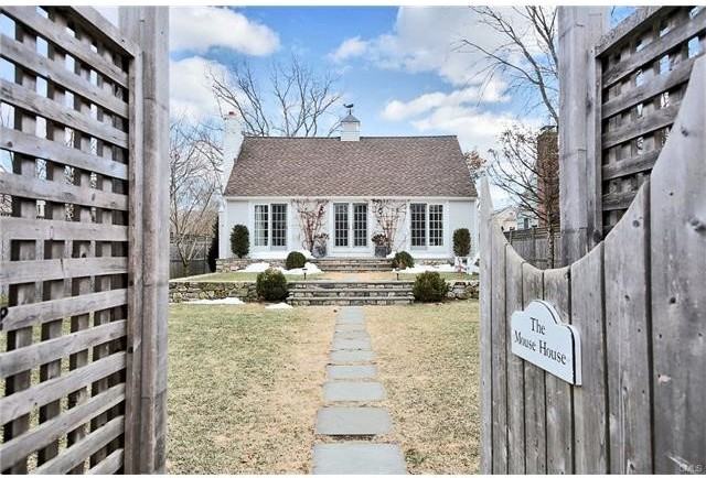 324 Compo Rd S - Photo 3 of 25