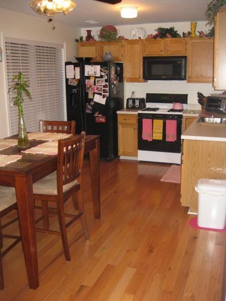 925 Rhoads Dr #925 - Photo 3 of 19