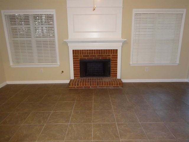 1446 Glenover Cir - Photo 2 of 14