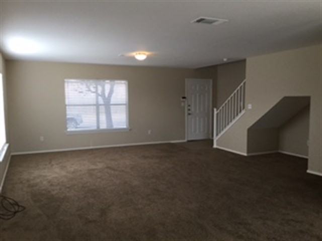 3225 Elizabeth Anne Ln - Photo 2 of 9