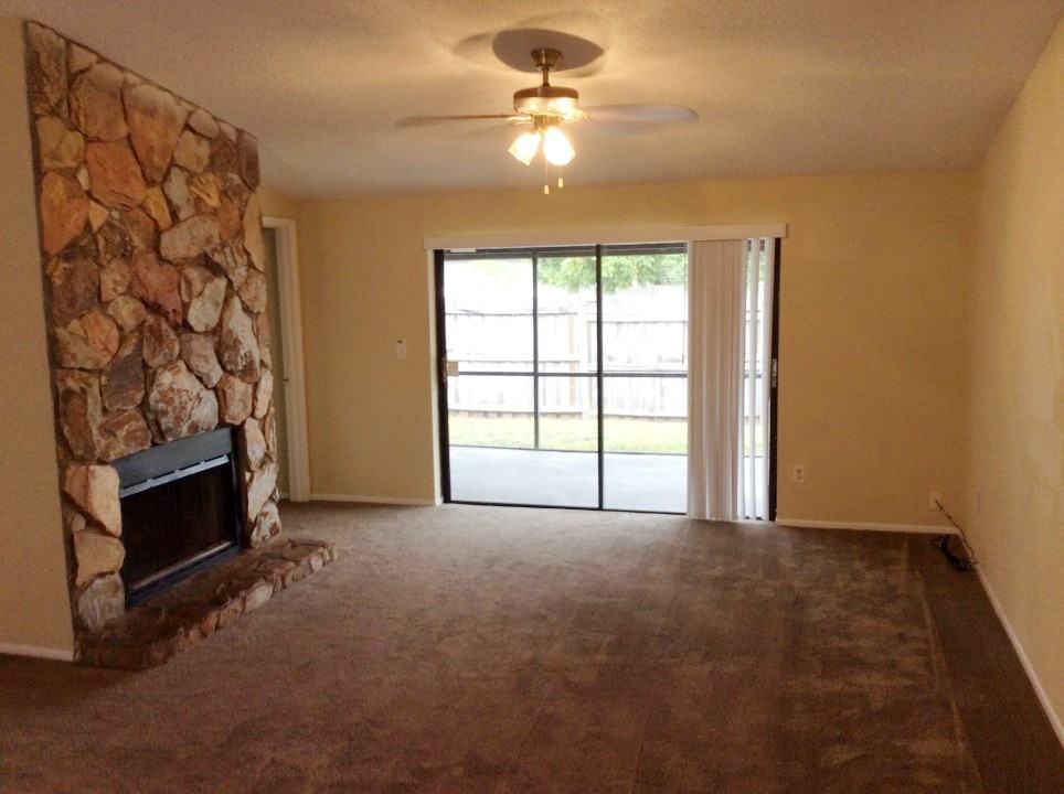 9205 Roundwood Ct - Photo 3 of 8