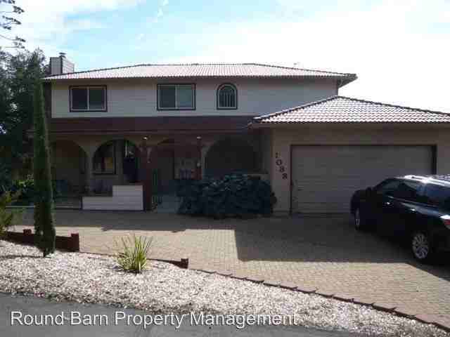 1088 Palomino Rd - Photo 3 of 10