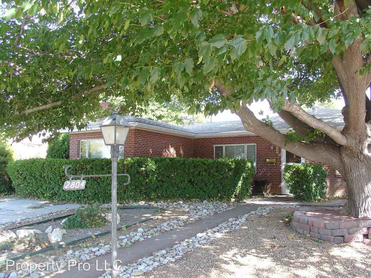 2804 General Chennault St NE - Photo 2 of 20