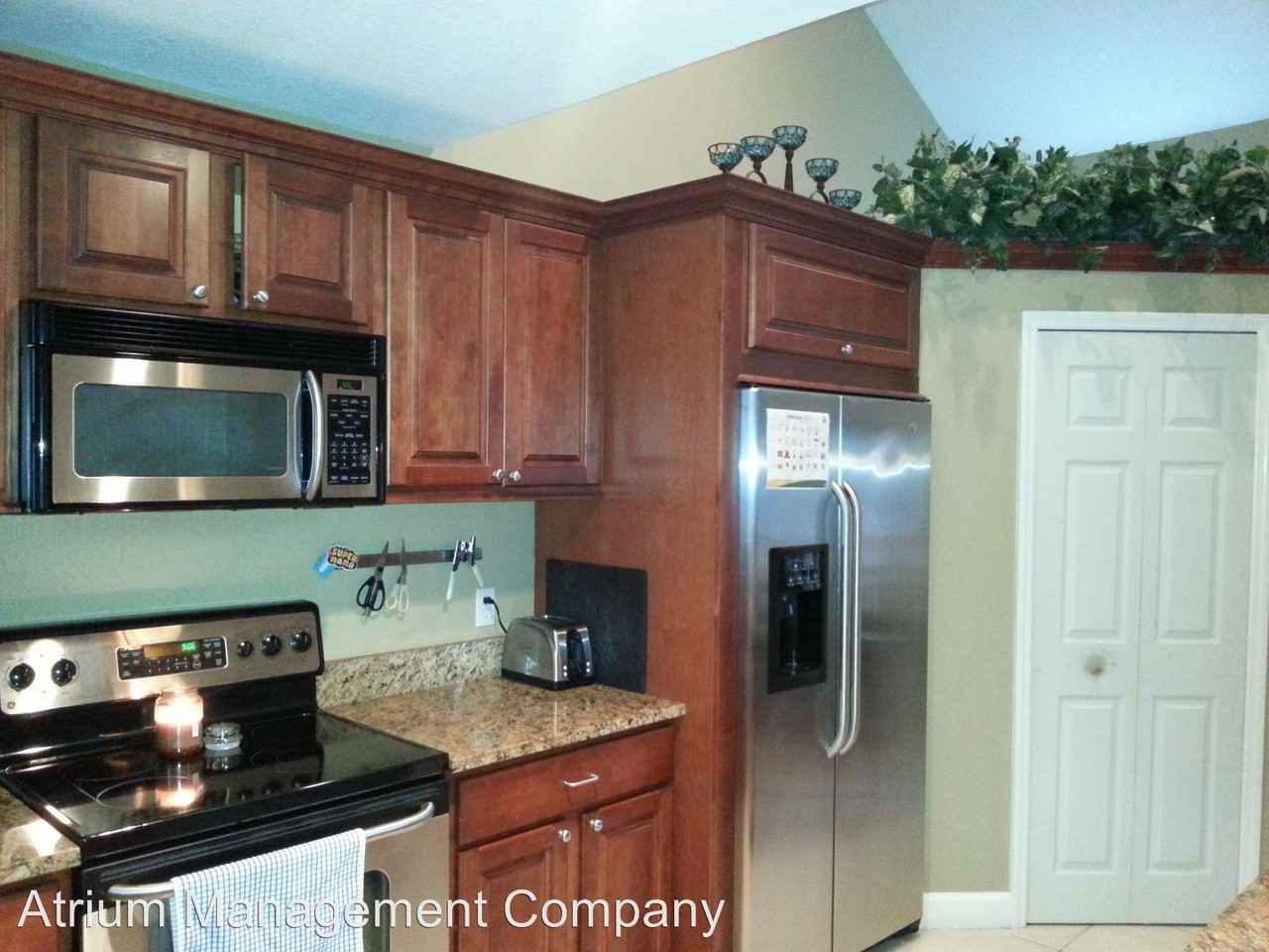 1523 Farrindon Cir - Photo 2 of 10