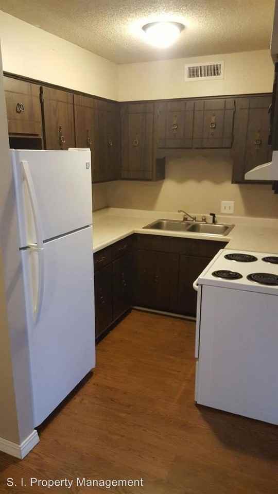 1215-1205 N Main St - Photo 2 of 8