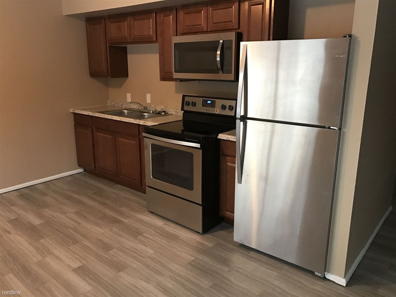 245 Helen St - Photo 2 of 8