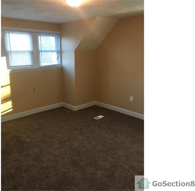 219 Cypress Ave - Photo 2 of 11