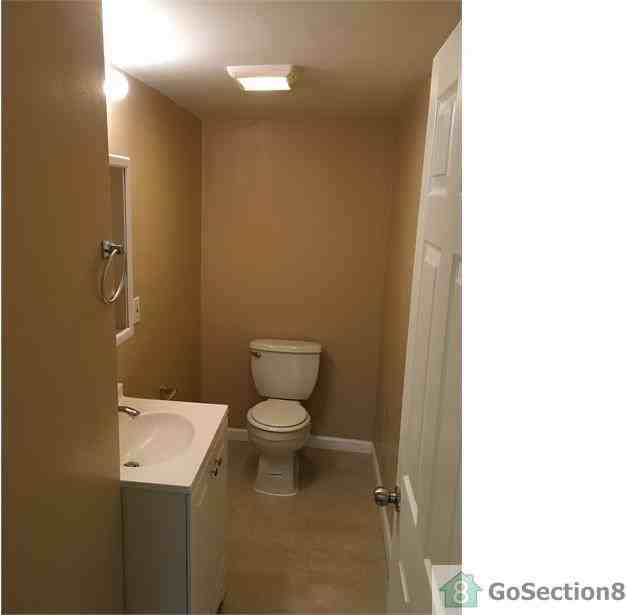 2432 Denfield St - Photo 3 of 10