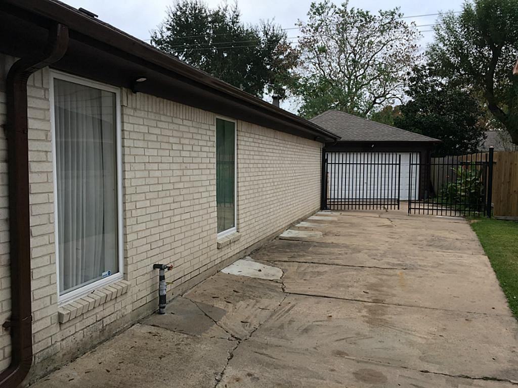 3015-3001 Mission Valley Dr - Photo 2 of 2