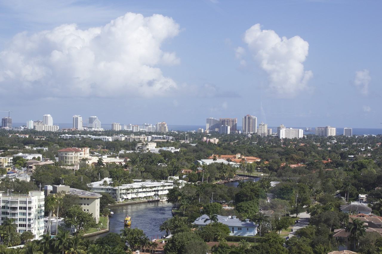 524-200 SE 5th Ave #2501 - Photo 3 of 8