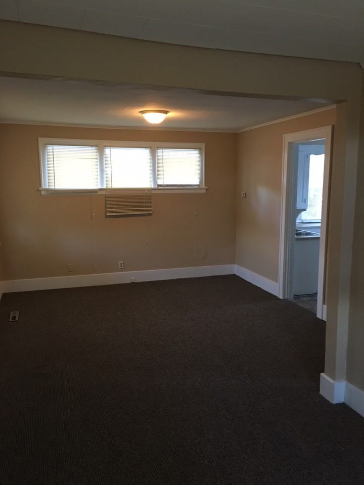 1832 Minnehaha Ave E - Photo 2 of 6