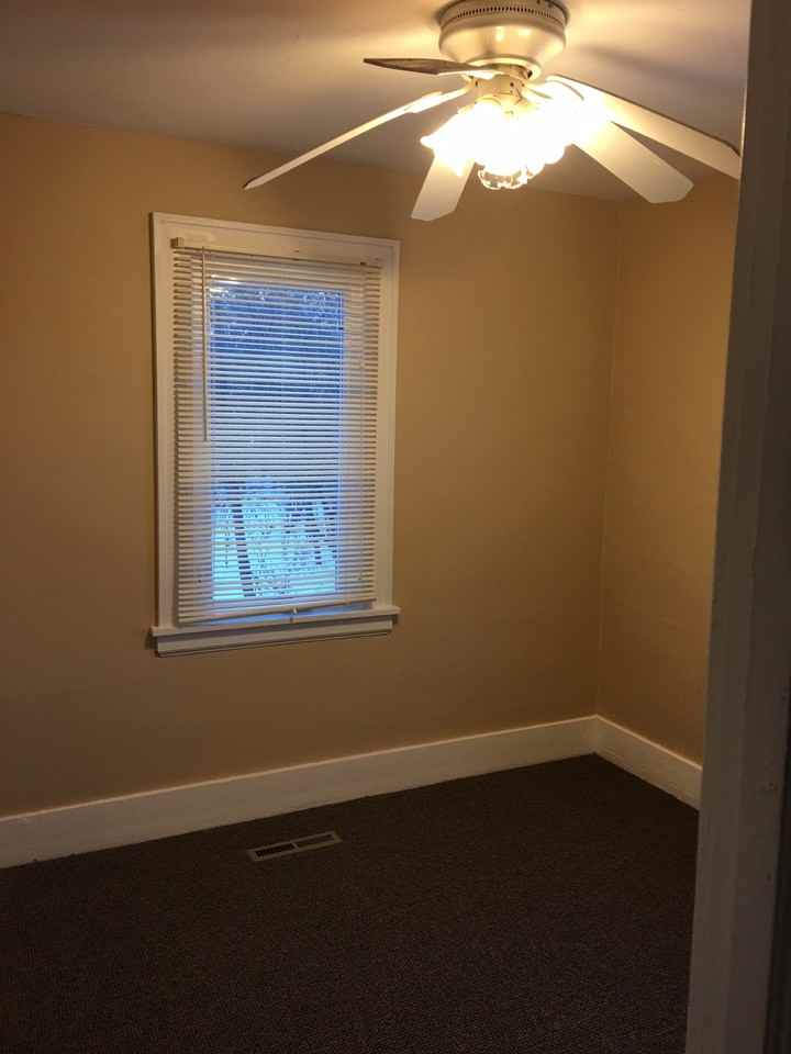 1832 Minnehaha Ave E - Photo 3 of 6