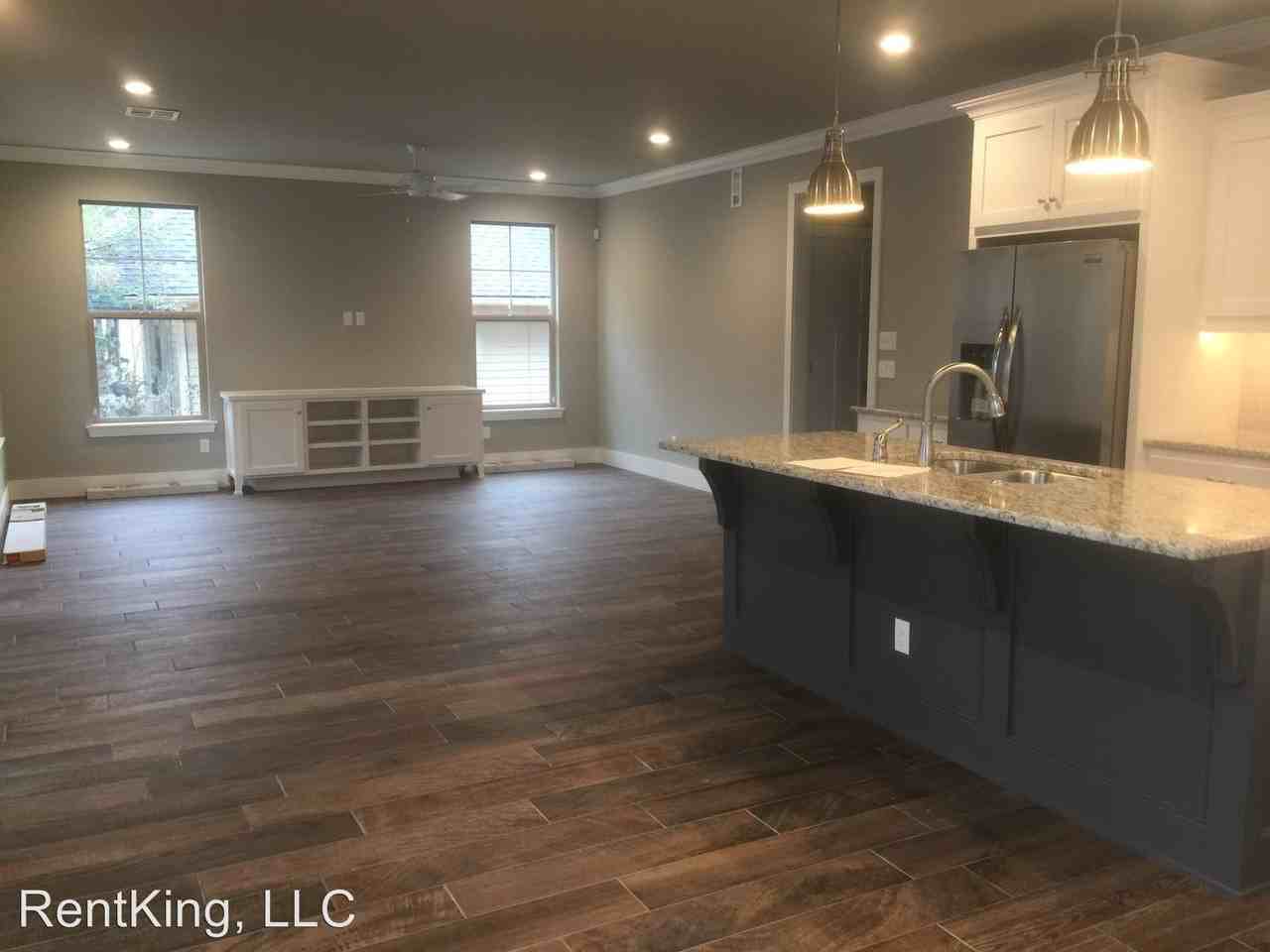 310 S Lahoma Ave - Photo 2 of 9