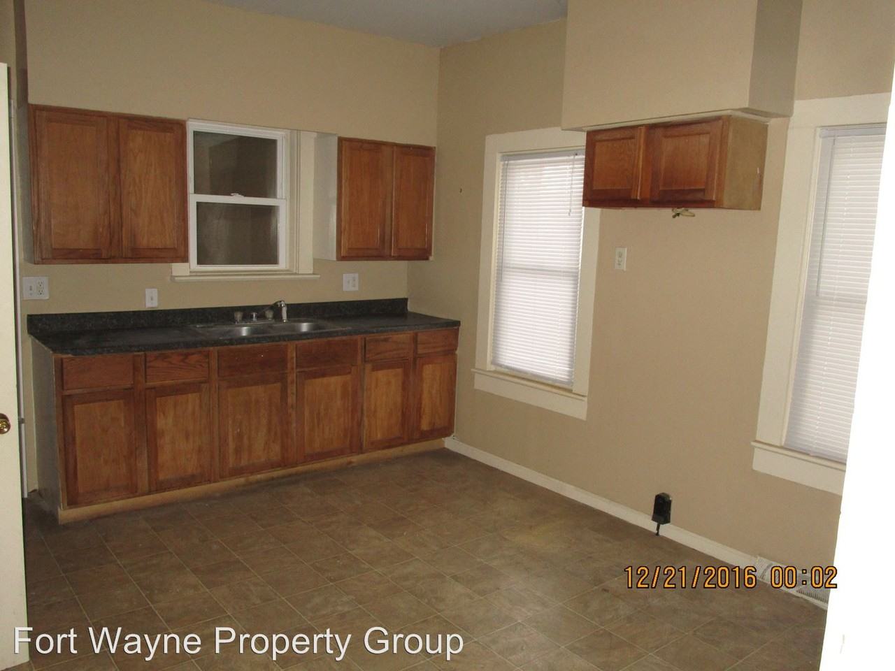 3207 Clinton Ct - Photo 3 of 18