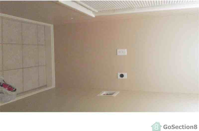 233 Beardsley St - Photo 3 of 4