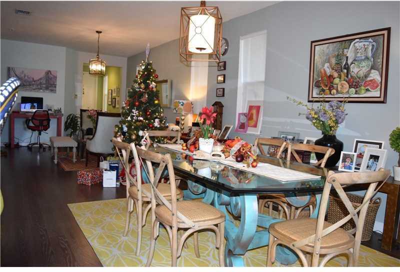 7467 NW 114th Ct - Photo 3 of 8