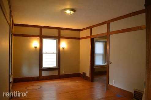 418 18th St SE - Photo 2 of 11