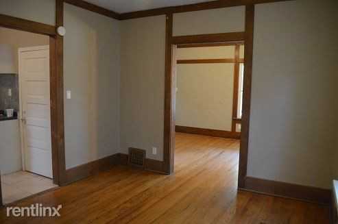 418 18th St SE - Photo 3 of 11